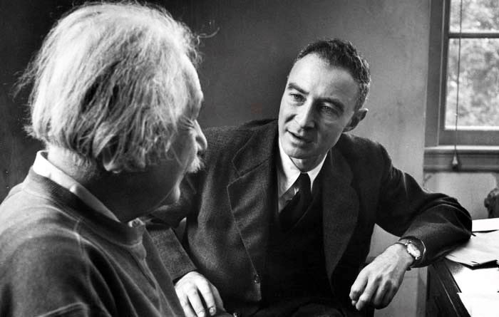 curatorWH's tweet image. By 1922, Jews made up 21.5% of Harvard students, far above their 3.5% share of the U.S. population. To limit this,Harvard imposed legacy and character based barriers. That same year, it admitted 17 year old Jewish prodigy Robert Oppenheimer, who later led the Manhattan Project.