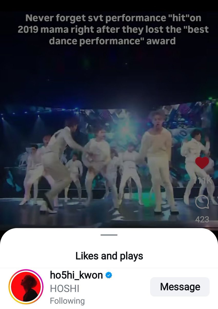 runbtsmates's tweet photo. el tipo fue a suchwita a chuparle las patas a los bts y hablar maravillas para luego dar likes a posts shady contra ellos solo por perder un premio coreano kjjjj😭

cuánto me alegra saber q su grupete jamás en la vida obtendrán la posición tan alta con la que sueñan en el hot100 https://t.co/goo9Gr8JBE
