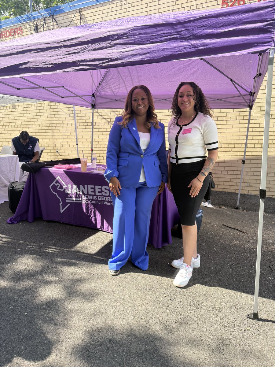 CMLewisGeorgeW4's tweet image. Great to join neighbors & agencies on New Hampshire & Rittenhouse to share resources & troubleshoot constituent services issues.
Especially grateful to host PG County Council Member @CMWanikaFisher’s office to discuss working across jurisdictions to keep our communities safe.