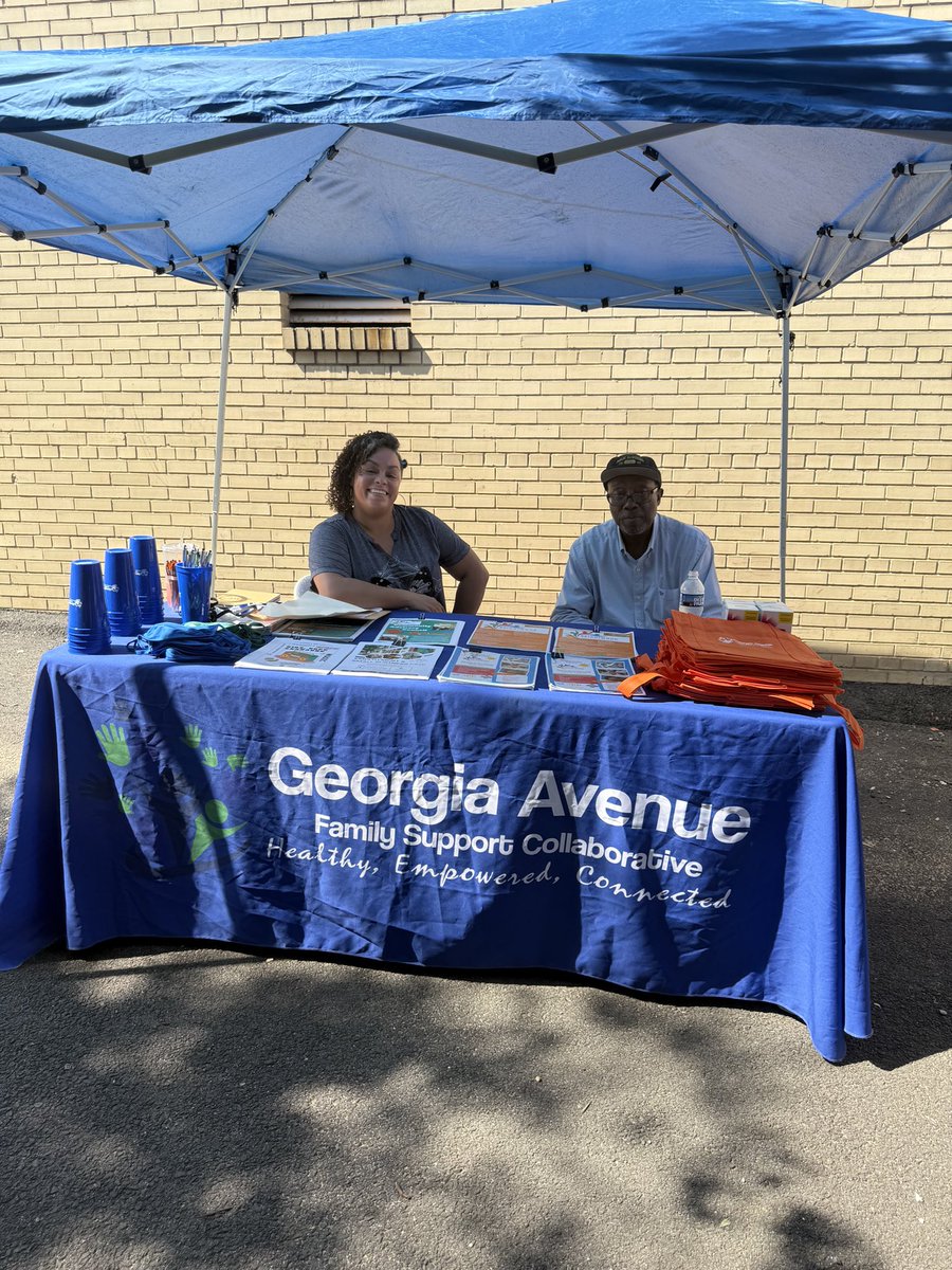 CMLewisGeorgeW4's tweet image. Great to join neighbors & agencies on New Hampshire & Rittenhouse to share resources & troubleshoot constituent services issues.
Especially grateful to host PG County Council Member @CMWanikaFisher’s office to discuss working across jurisdictions to keep our communities safe.