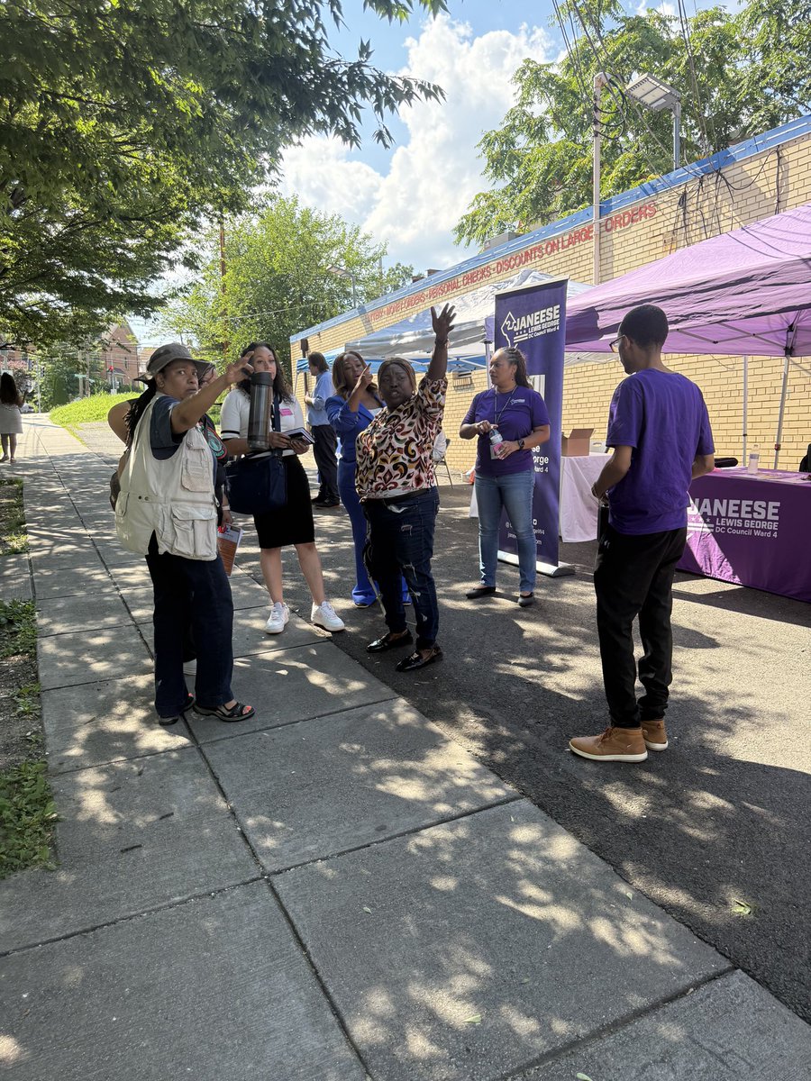 CMLewisGeorgeW4's tweet image. Great to join neighbors & agencies on New Hampshire & Rittenhouse to share resources & troubleshoot constituent services issues.
Especially grateful to host PG County Council Member @CMWanikaFisher’s office to discuss working across jurisdictions to keep our communities safe.
