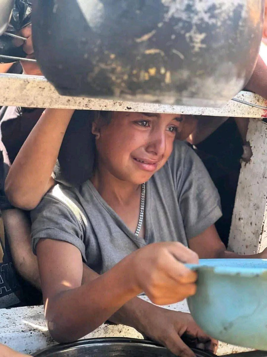 RolaSMansour's tweet image. مسؤولة الإعلام بالأونروا بغزة: الأطفال يذبلون ويموتون من الجوع أمام أعين الأطباء الذين يقفون عاجزين عن إنقاذهم
#غزه_تموت_جوعاً
#غزه_تباد_وتحرق
#افتحوا_معبر_رفح