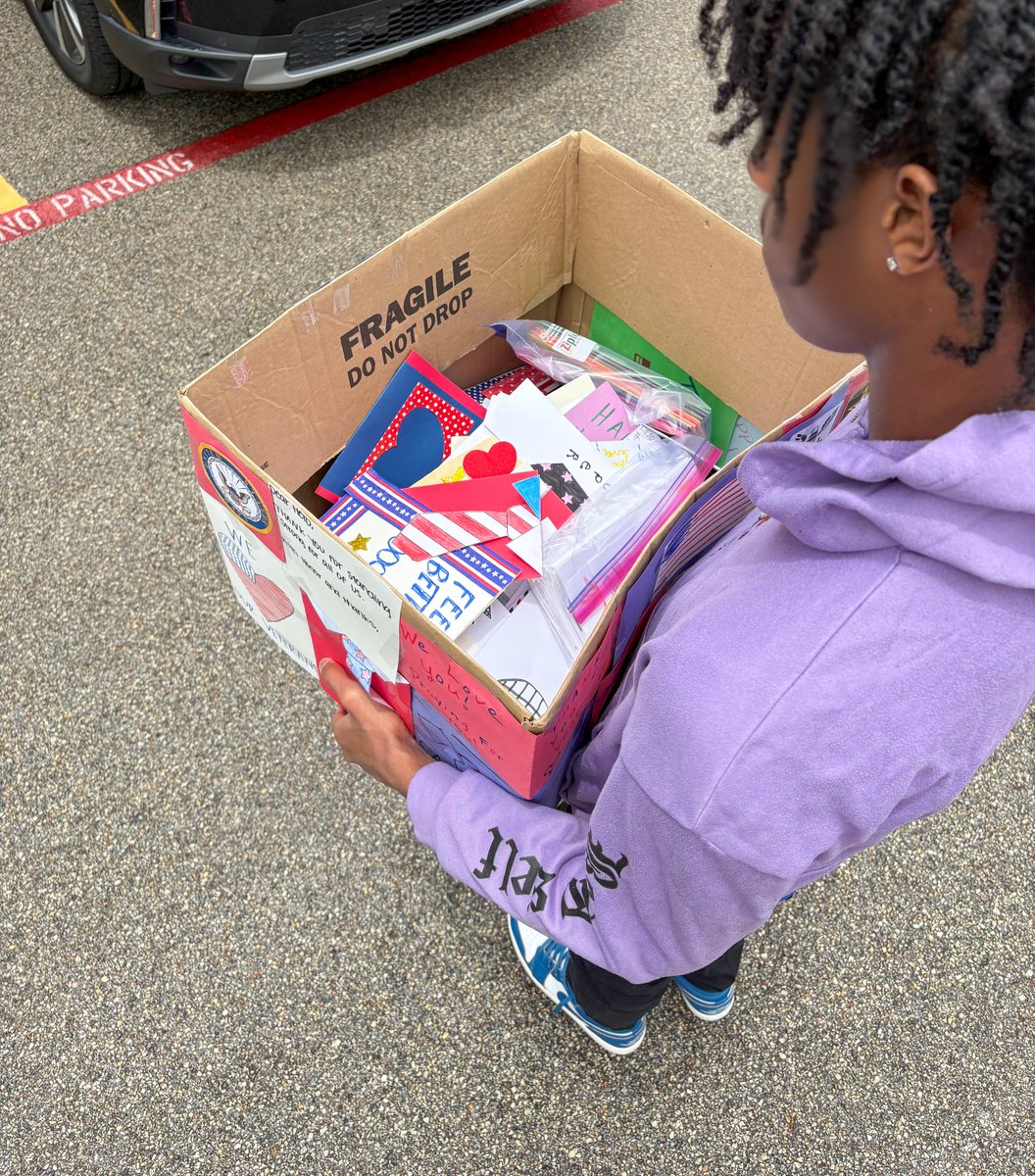 Our youth helped complete nearly 1,000 cards for overseas troops as part of 100.3 <a href="/TheBullHouston/">The Bull</a> “10,000 for the Troops”! 🇺🇸💌

Huge thanks to @NickRussoRadio for the on-air shout-out and to everyone who helped send love from Houston to our heroes. 💙