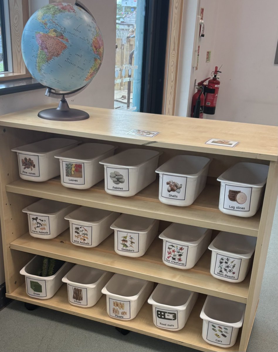 WeatherstonJane's tweet image. ♻️Eco-friendly classroom set up pending… setting up my new classroom. Recycling, Reusing and Reducing plastic sweet containers, ice cream tubs and second hand baskets from charity shops to set up and organise our early years classrooms. #provision #eyfs #ecofriendly