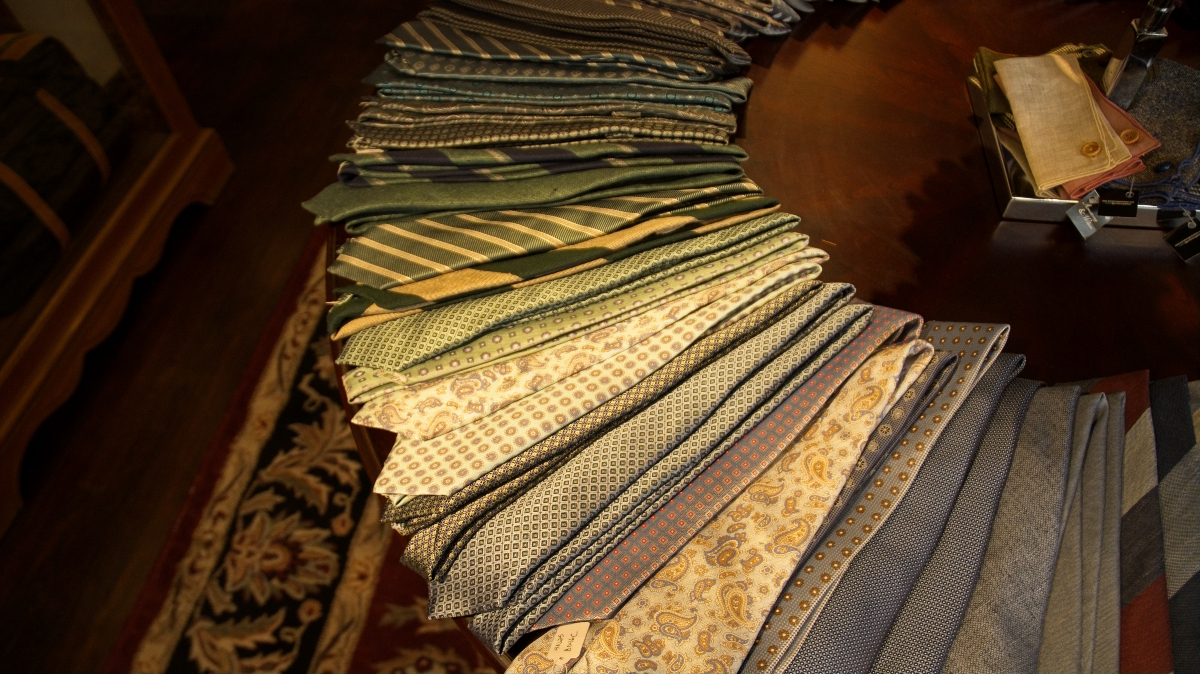 henrydavidsen's tweet photo. Details Make the Man.

Unparalleled sophistication. Masterfully crafted. Timeless designs.

#bespoke #menssuits #mensstyle #mensaccessories #mensties https://t.co/Rqv1gwCKGE