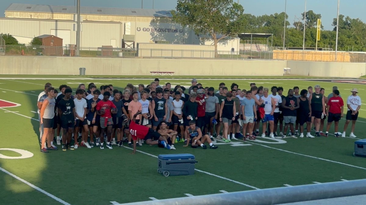 ShawnHatcher51's tweet image. Had an amazing 🔥 time at the @SNUFootball Camp yesterday, Thank you again to @Coach_Indy for the opportunity to compete. 💯
@Sandite_FB , @coachklinck ,@CoachGreenOL