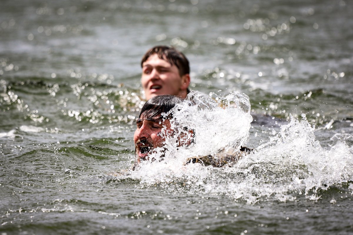 mnbg_lithuania's tweet image. 🌊No matter the terrain or temperature - our soldiers train to overcome any obstacle.
Every exercise builds confidence and resilience - in ourselves and in each other.💪🔥
#MilitaryTraining #NATOready #StrongerTogether
📌Bartoniniai, Lithuania
📸MNBGLTU CZE ComCam
@bundeswehr