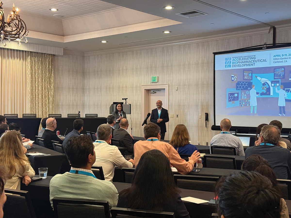 ChEnected's tweet image. #AccBio 2025 gathered top #biopharma experts to discuss how #AI and digital tools are transforming #biomanufacturing. The event featured keynotes and panels on drug delivery, formulation, and #sustainability. Check out the highlights ➡️ bit.ly/4eX39vA #AIChE