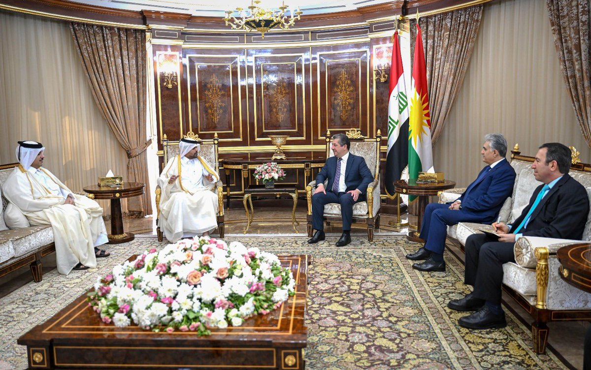 NadeebQa's tweet image. سعادة السيد مسرور بارزاني رئيس حكومة إقليم كوردستان العراق يجتمع مع سعادة السيد حسين بن علي صالح الفضالة القنصل العام لدولة قطر لدى #أربيل بمناسبة انتهاء فترة عمله
حيث أشاد رئيس الحكومة خلال الاجتماع بدور سعادة القنصل في توطيد العلاقات
#نديب_قطر | #قطر 🇶🇦