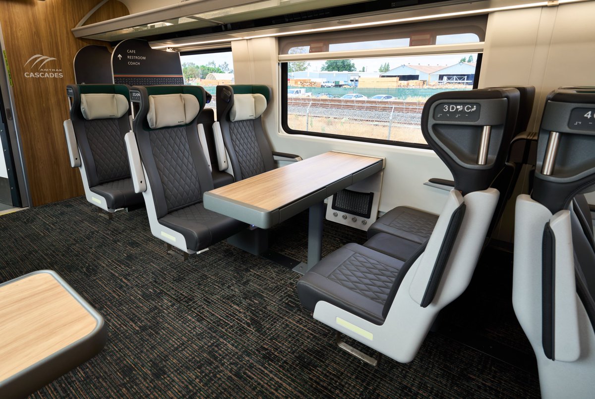 Amtrak_Cascades's tweet image. Drumroll, please... The first new Amtrak Cascades train is leaving the Siemens manufacturing facility in Sacramento today and heading to Pueblo, CO for testing! Following a year-long testing journey, they’ll arrive home to the PNW in 2026—stay tuned for more photos! #trains #PNW