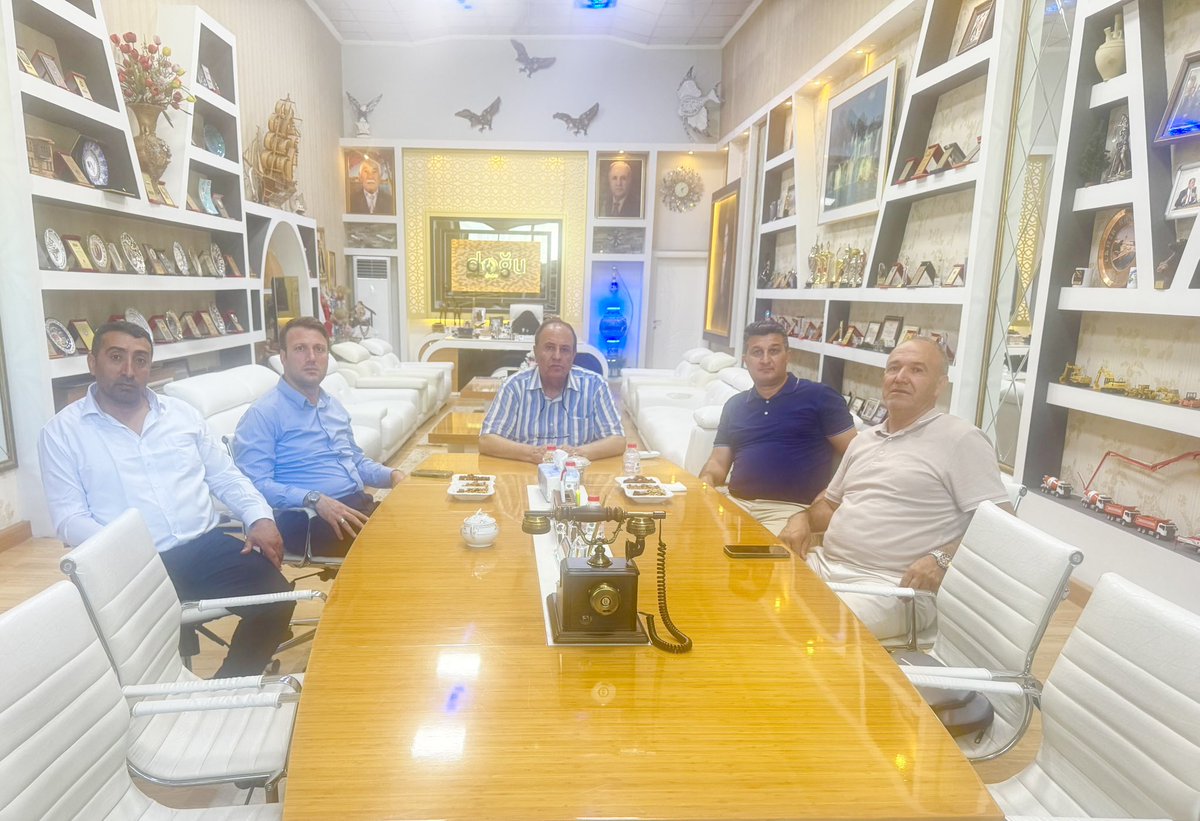 Van’ın Saray İlçesi Dernek Başkanı Sayın Salı Bozkurt ve Yönetimi Bizleri Ziyaret Etti

Van’ın güzide ilçelerinden biri olan Saray’ın adını yaşatmak ve toplumsal hizmetlerde bulunmak amacıyla İstanbul’da kurulan Saraylar Derneği, Dernek Başkanı Sayın Salı Bozkurt ve kıymetli