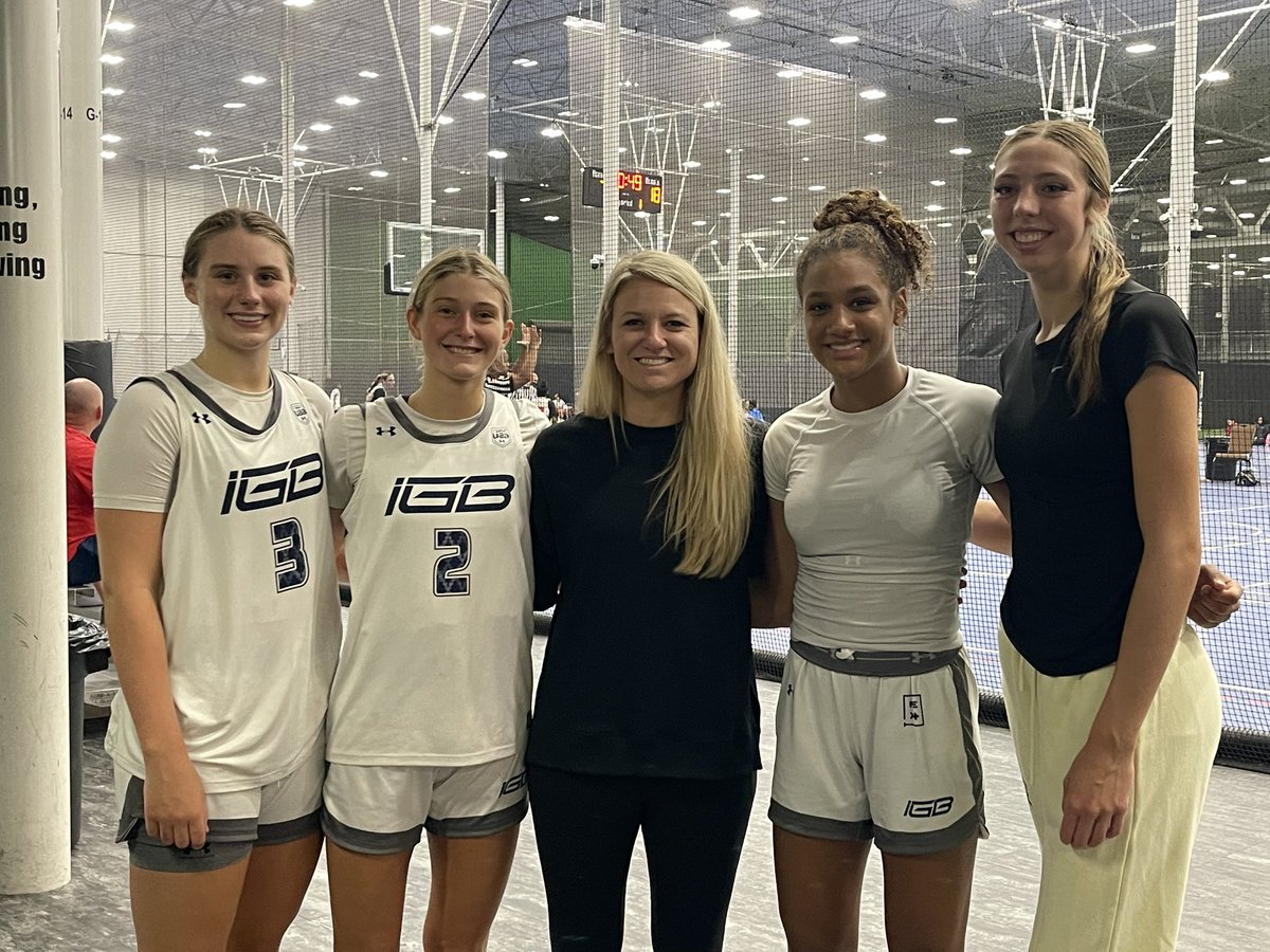 natjmorse's tweet image. Got a call from a college coach on July 1 saying, “Hey coach, it’s July.. Just wanted to check in on you because I know it’s your last ride with your 26 group.”  

I’ve never felt more seen in my life.

Thank you @IGB_Hoops 2026’s. You will be missed but this is your home 🫶