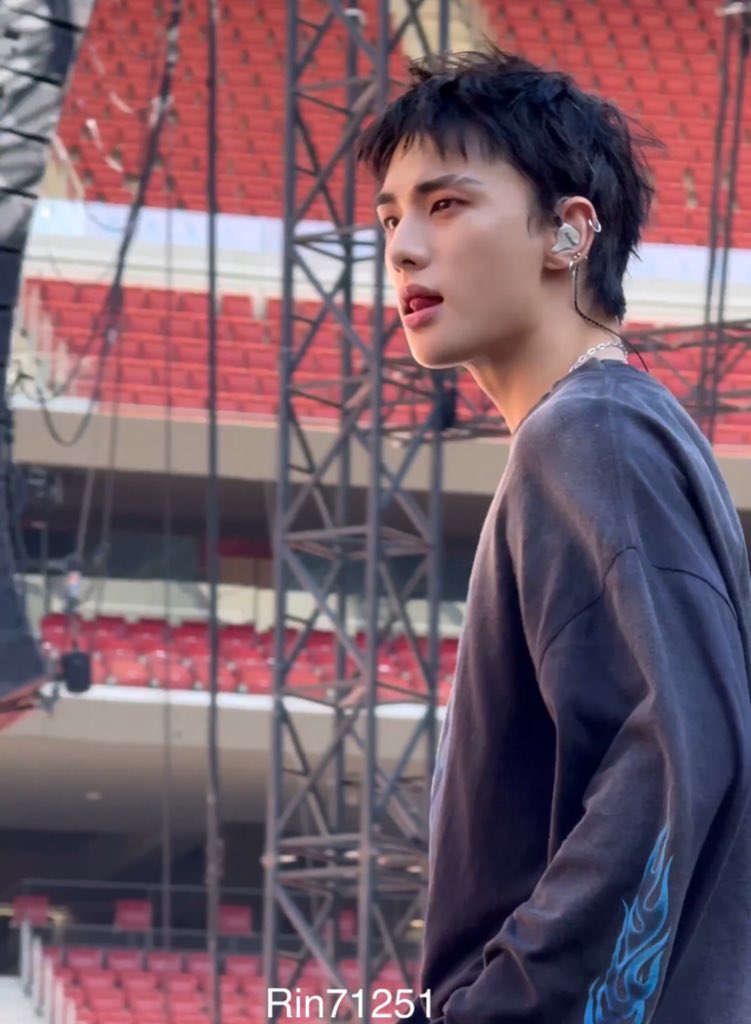 HYUNJINCONCERT's tweet photo. https://t.co/synRTFrfk6