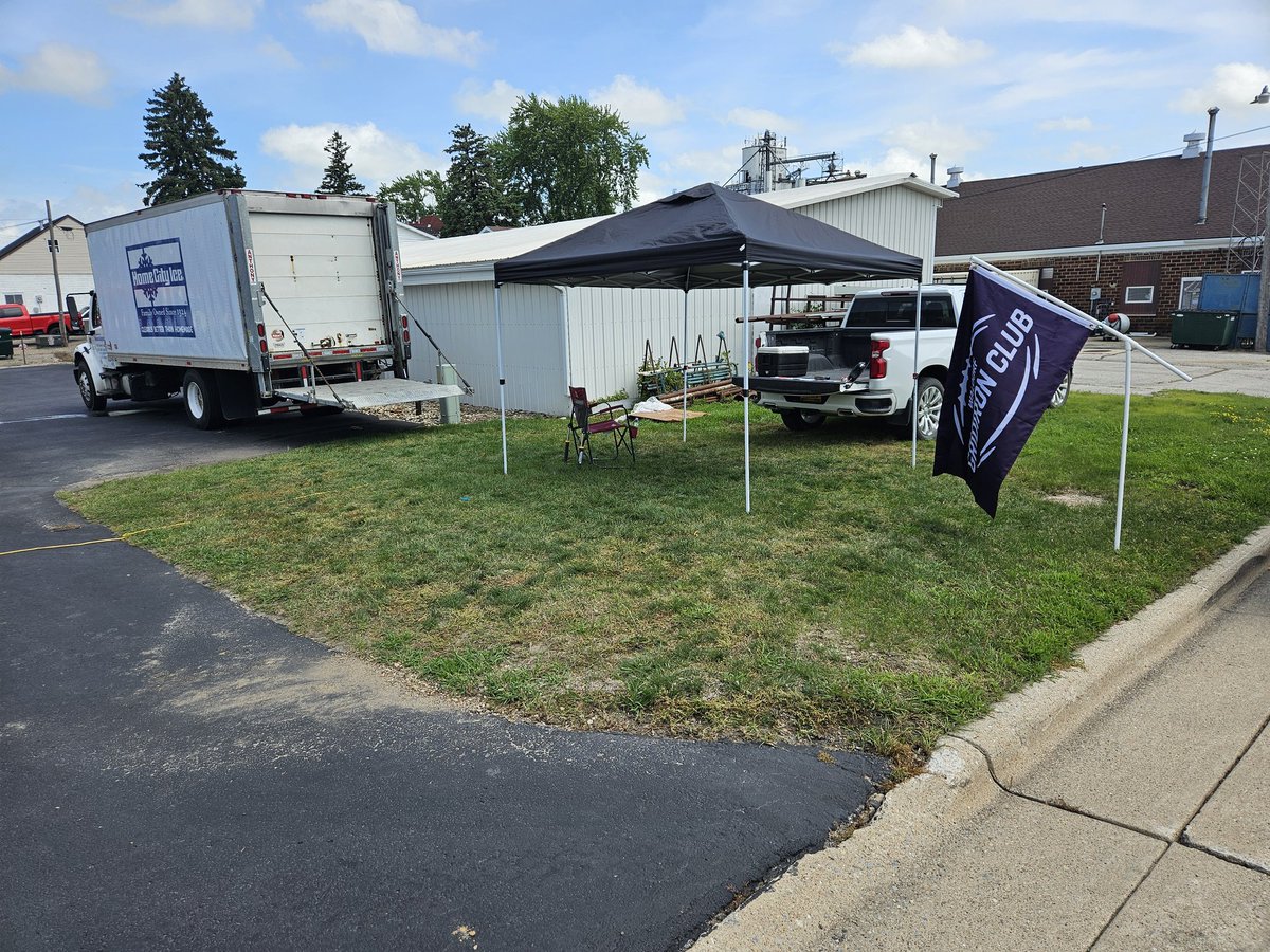 Headquarters for ice sales today. Delivered more than a pallet already.