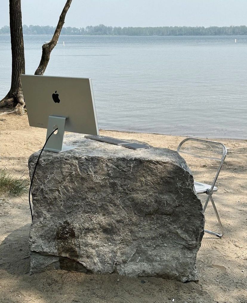 kshvbgde's tweet image. frontend isn’t just about making pixel perfect UI
it also involves state management, accessibility, performance, optimizations, responsive design, cross-browser compatibility, and ensuring a seamless user experience.