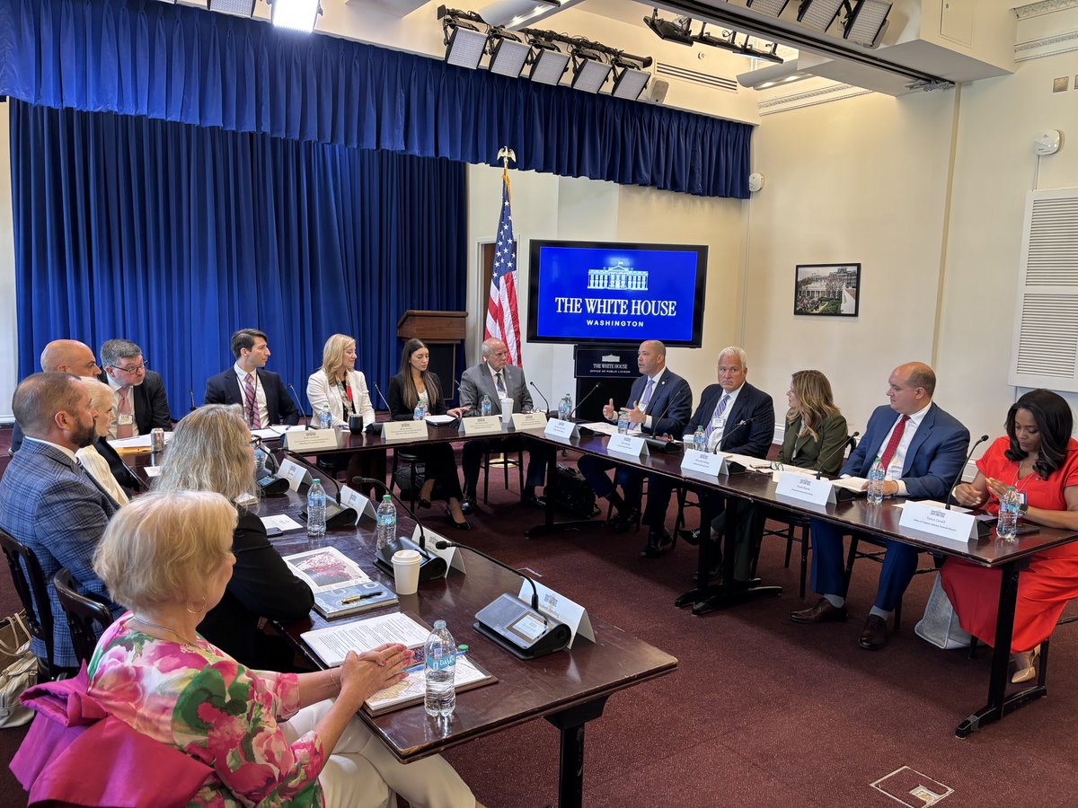 Georgia_AG's tweet image. Great to join @PAAttorneyGen, @CPAC, @tebowfoundation, @lynns_warriors, & @Flock_Safety at the @WhiteHouse today to discuss how state, federal & non-profit partners are working together to combat human trafficking & save lives.
Since creating Georgia’s first statewide Human…