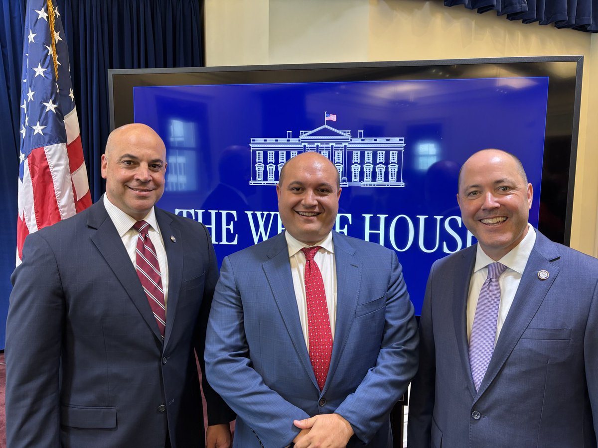 Georgia_AG's tweet image. Great to join @PAAttorneyGen, @CPAC, @tebowfoundation, @lynns_warriors, & @Flock_Safety at the @WhiteHouse today to discuss how state, federal & non-profit partners are working together to combat human trafficking & save lives.
Since creating Georgia’s first statewide Human…