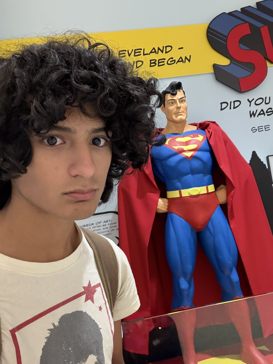 Gavidoodles's tweet image. First thing I see in Cleveland is Superman holy fuck?!?!