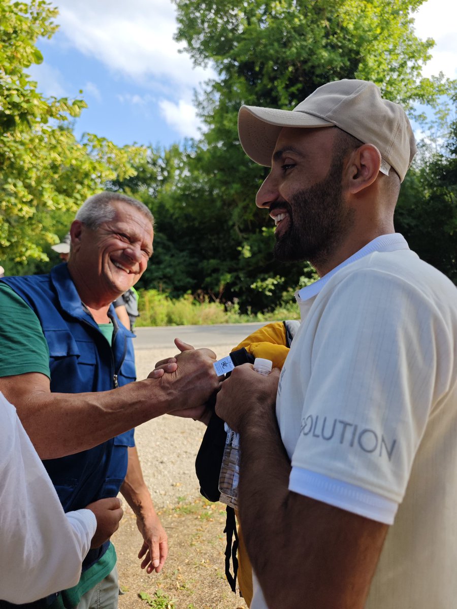 Kid_Pex's tweet image. Tag für Tag 🤎

Auch heute war unser unermüdlicher Helfer Baba Asim wieder um das Camp Lipa unterwegs – mit Herz und Einsatz hat er Lebensmittel und Kleidung an Bedürftige verteilt.

Danke allen Spender*innen🙏

IBAN: AT20 2011 1842 8097 8400
PayPal: team@sos-balkanroute.at