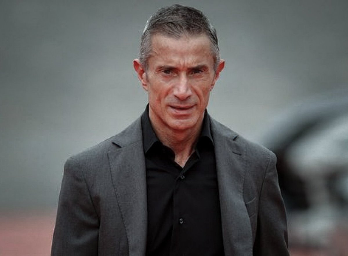 Firsttouchltd's tweet image. Describe him using a sticker 🔥