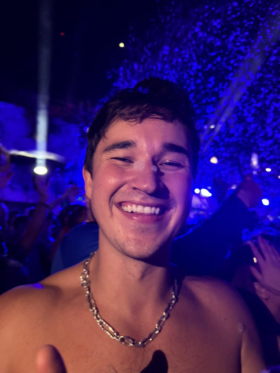 johnsummit's tweet photo. smiling bc tomorrowland didn’t cancel

full vlog out now on my youtube https://t.co/rT0fZWfgeK