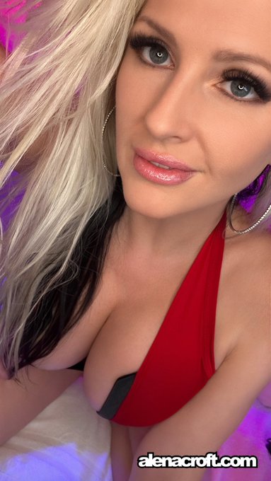 Watch Alena "Lüvsküm" Croft ™'s leaked NSFW photo on TwXstars