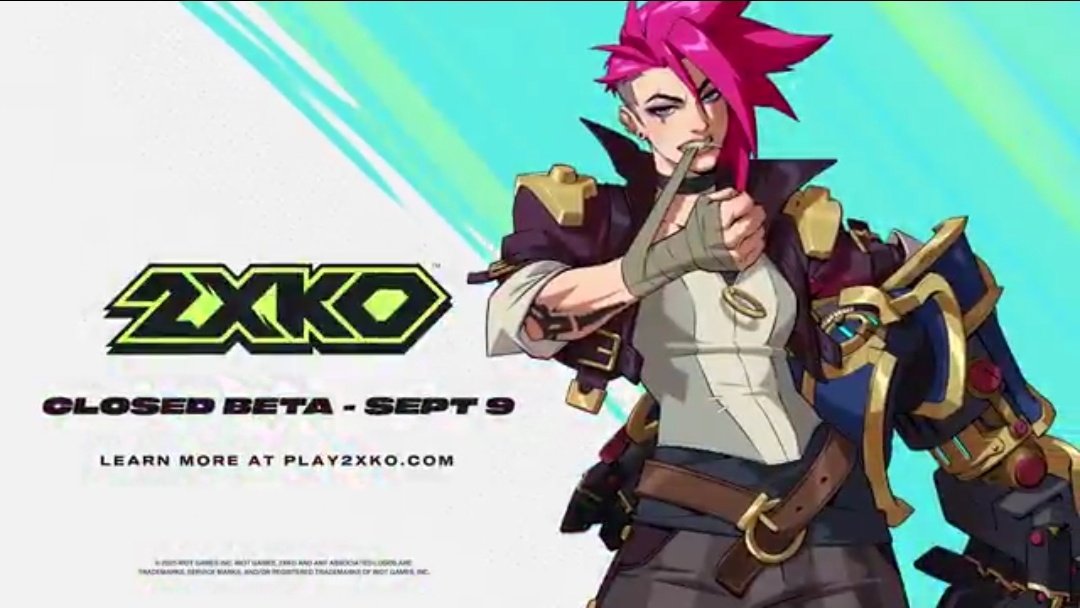 caitzhou's tweet image. the details: vi in a choker and vi with pink makeup matching her hair. AMAZING