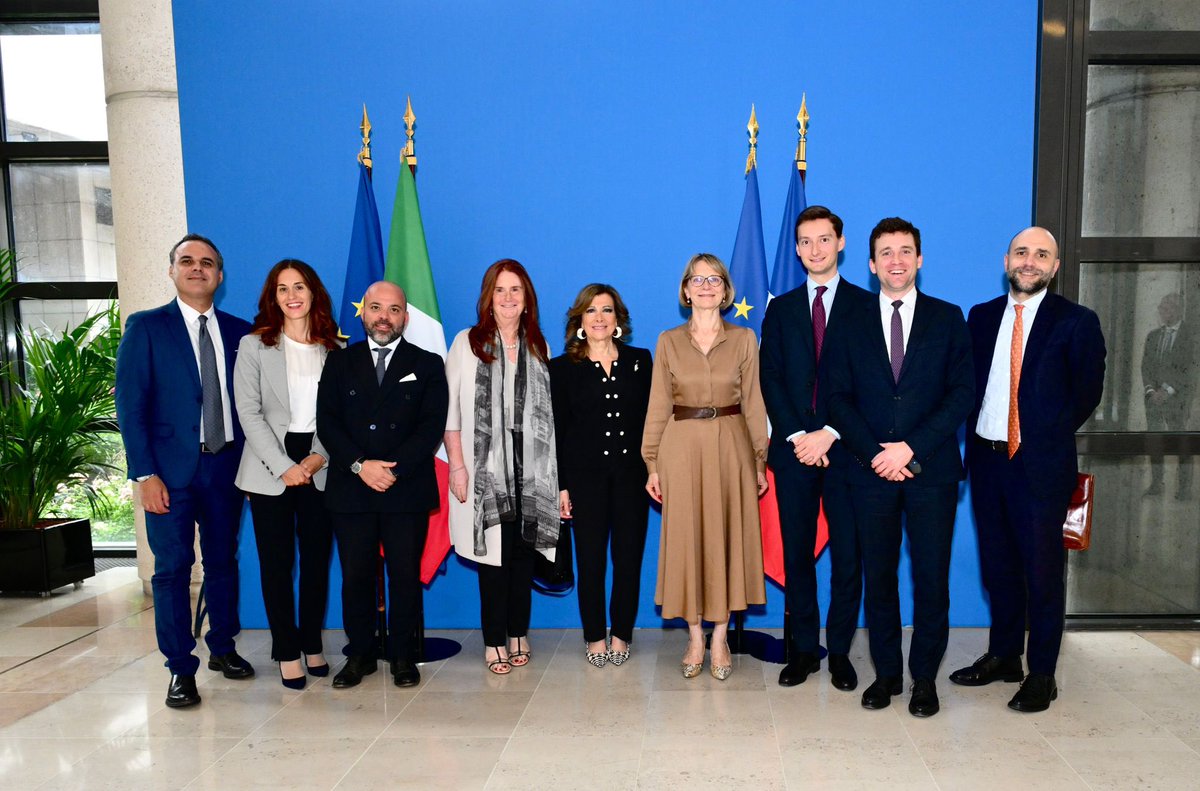 Maria Elisabetta Alberti Casellati (@min_casellati) on Twitter photo A Parigi ho incontrato <a href="/VeroLouwagie/">Véronique Louwagie</a>, ministro francese per il Commercio e le PMI.
Abbiamo condiviso una priorità comune: semplificare per liberare energia alle imprese.
In Francia parte un “tour della semplificazione”; in Italia abbiamo già eliminato 30.000 norme e stiamo A Parigi ho incontrato <a href="/VeroLouwagie/">Véronique Louwagie</a>, ministro francese per il Commercio e le PMI.
Abbiamo condiviso una priorità comune: semplificare per liberare energia alle imprese.
In Francia parte un “tour della semplificazione”; in Italia abbiamo già eliminato 30.000 norme e stiamo