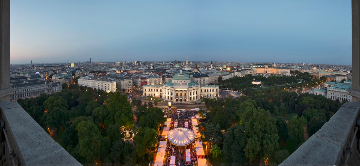 aclmeeting's tweet image. Experience the Film Festival Rathaus 2025: open-air operas and movies with culinary offerings. For music lovers, Austrian Pop Festival from July 24-27, 2025, at Karlsplatz.
👉 filmfestival-rathausplatz.at/en/
👉 popfest.at
Copyright: © WienTourismus/Christian Stemper