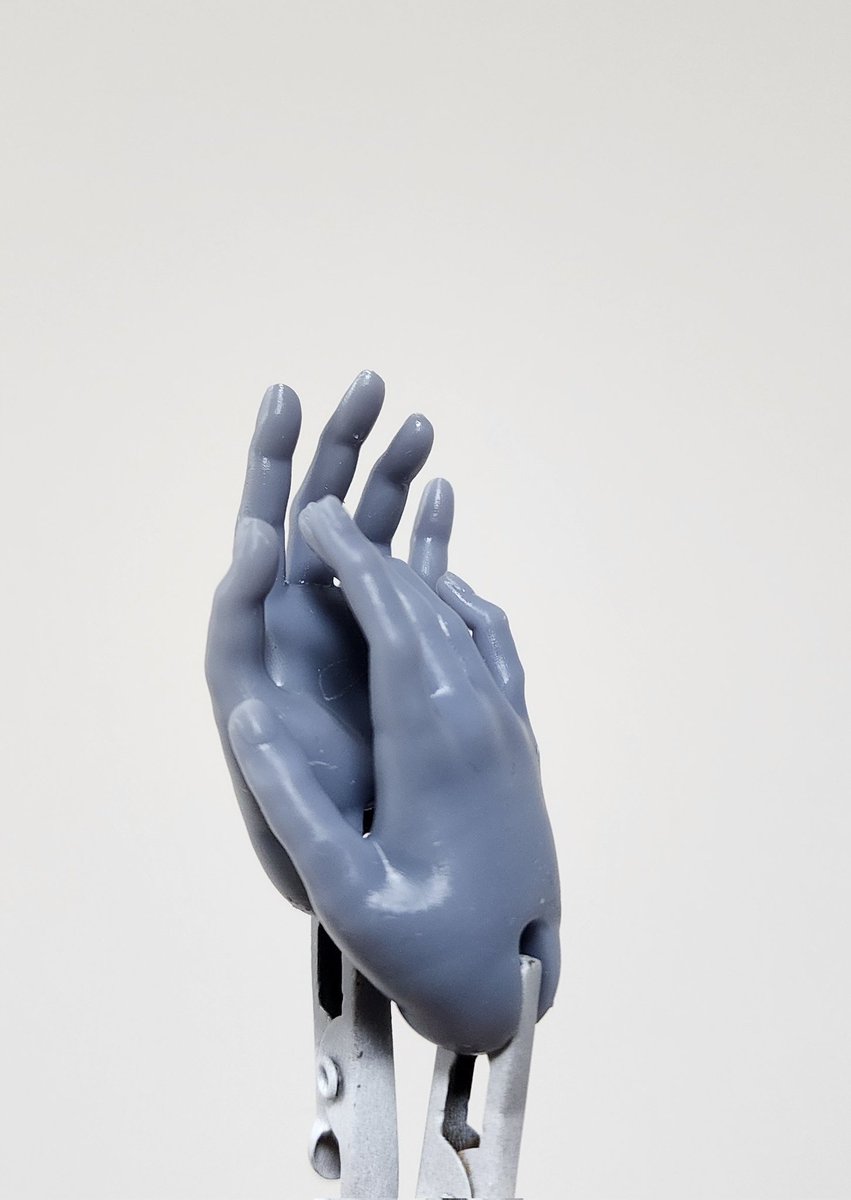 아름다우면서 복제가 용이한 손을 위하여 달려가는 중!

#구관인형 #구관 #원형 #bjd #스텔라테일 #stellatail