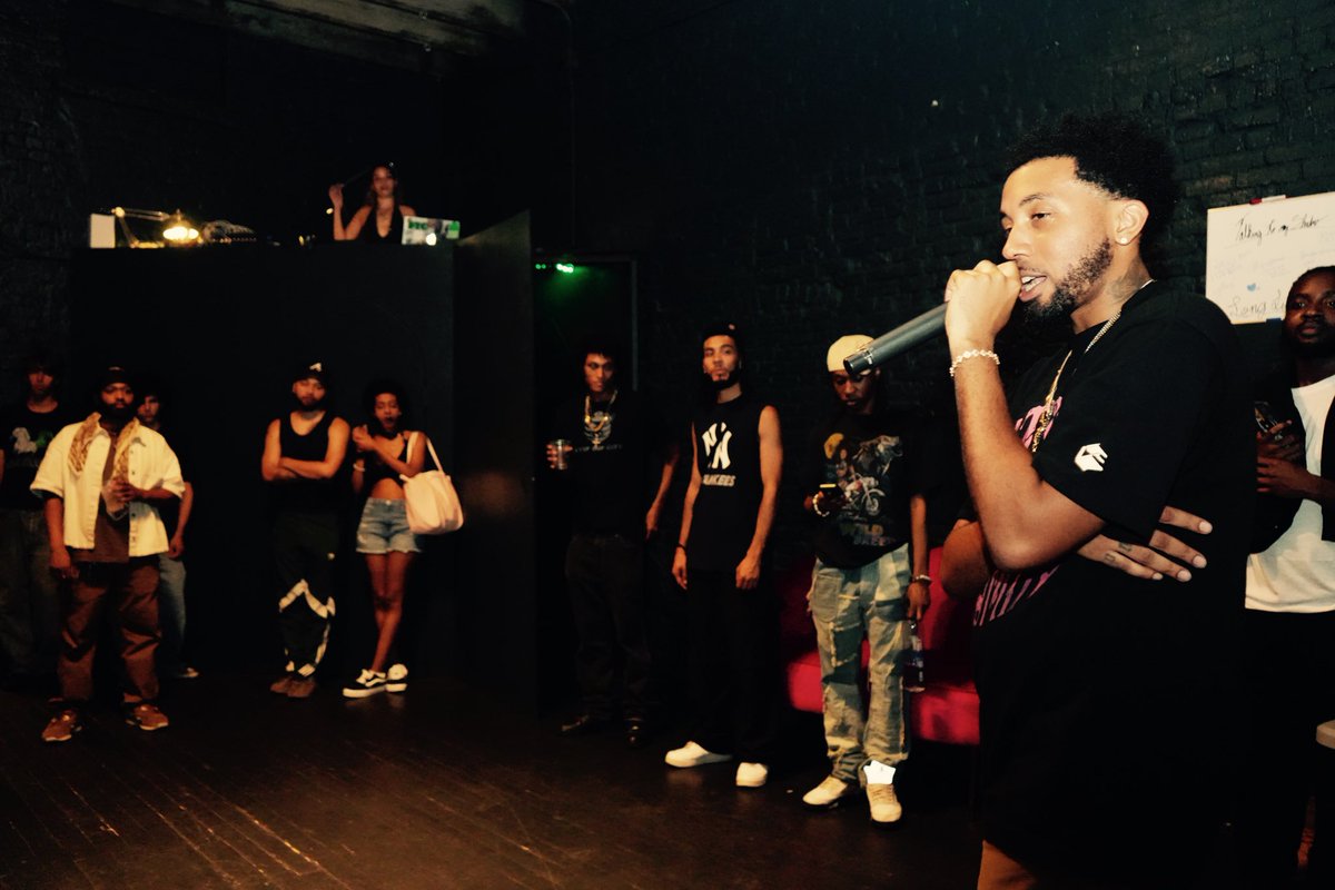 RIPXL (@rlpxl) on Twitter photo Release party for Talking to my shadow was T’d 💪🏽
Thank you for showing up Brooklyn and helping me honor my brother . TTMS out now 💿 #FxxxxyForever
Photos by <a href="/NGPRedEyes/">🟢🔪ĎØṄ ƁËŘŘŸ🔪🟢</a> Release party for Talking to my shadow was T’d 💪🏽
Thank you for showing up Brooklyn and helping me honor my brother . TTMS out now 💿 #FxxxxyForever
Photos by <a href="/NGPRedEyes/">🟢🔪ĎØṄ ƁËŘŘŸ🔪🟢</a>