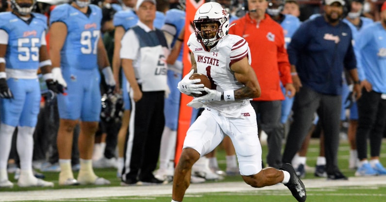 KSRonX's tweet image. Kentucky's RB spot is in position to be a team strength this season if the Cats can nail a true committee approach.
@AdamLuckettKSR takes a closer look at the room.
POSITION PREVIEW: on3.com/teams/kentucky…