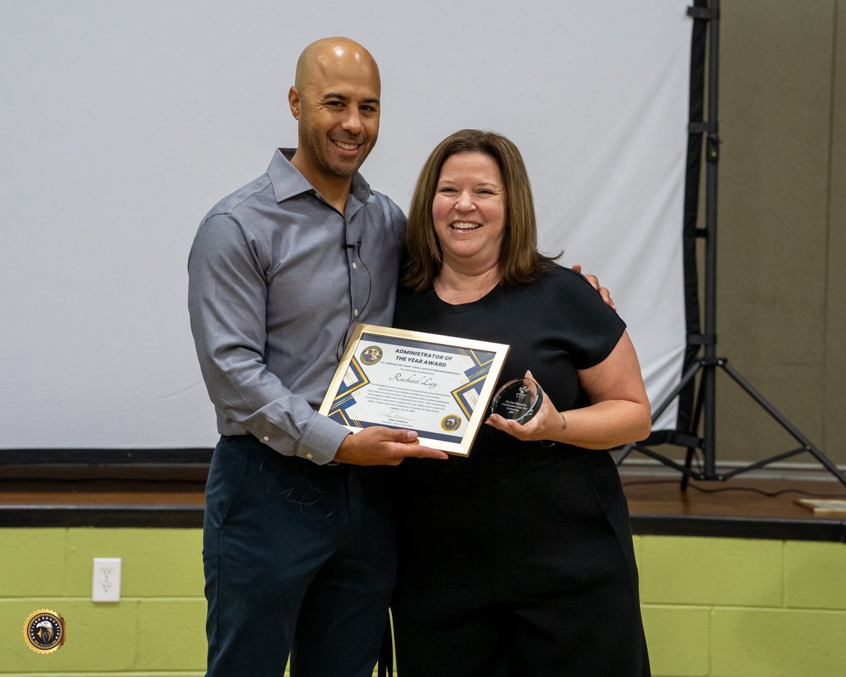 SkylineEd's tweet image. 🎉 More awards at today’s Summer Summit!
In celebration of 25 years of Skyline Education, we honored standout staff from all 3 campuses with the League of Extraordinary Educators Awards for their leadership, dedication &amp;amp; impact. 💜🧡💚