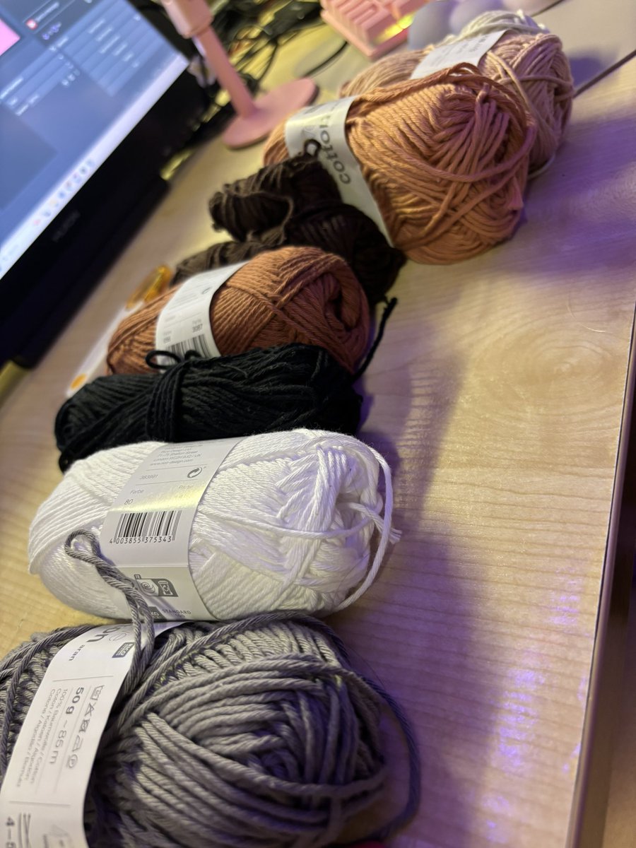Lozzamation's tweet image. 🔴 WE ARE LIVE AND READY TO START ON BDUBS FOR MY BLANKET🫶
Come join us!!
twitch.tv/lozzamation