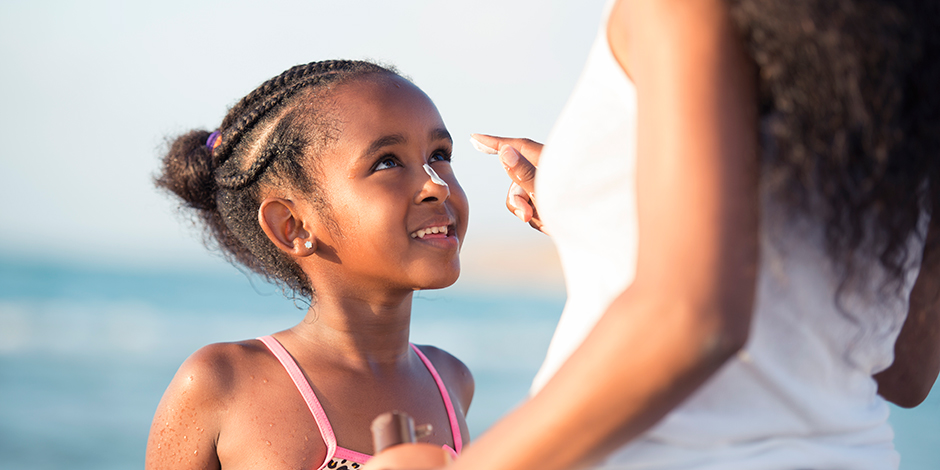 NYCHealthSystem's tweet image. Summertime means “fun in the sun.” But, while you’re outside being physically active, it’s important to protect yourself from the sun’s ultraviolet (UV) rays which can damage skin in as little as 15 minutes and increase risk of skin cancer: on.nyc.gov/3HZhSd0.