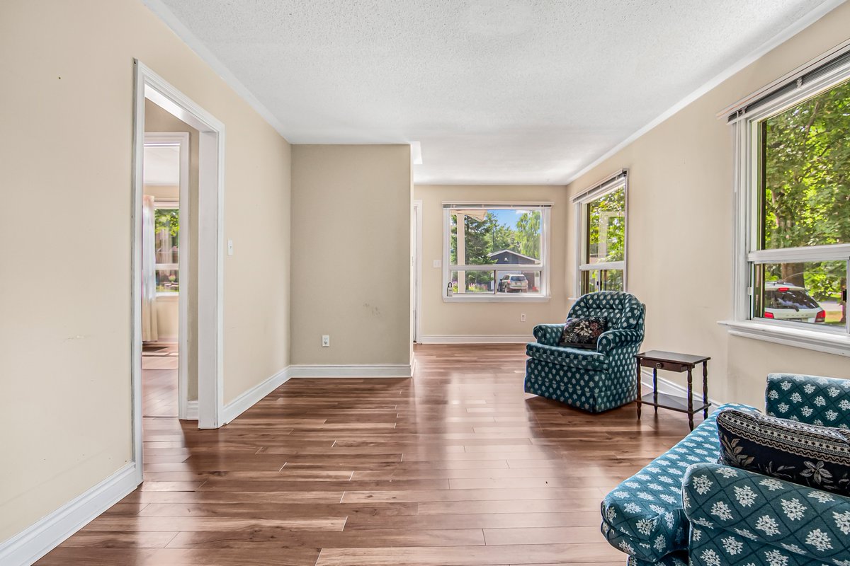 SaugeenTeam's tweet photo. ⭐️ JUST LISTED ⭐️⁠
⁠
130 Grey St. N Southampton - Steps to EVERYTHING!
⁠
$499,900⁠
🛌 3 Bedrooms⁠
🛀 2 Bathrooms⁠
🏡 60Ft x 107.32Ft Private Lot⁠
⁠
For more information, https://t.co/exNNovUugN
⁠ https://t.co/KtWUVPiYFS
