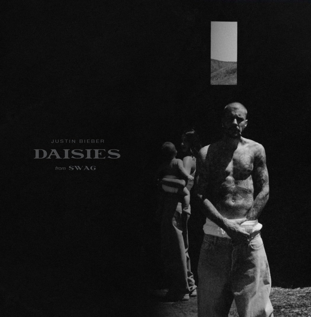 JBieberCharts's tweet image. .@justinbieber’s “DAISIES” is now leading the race to reach a new peak at #1 on next week’s UK Official Singles Chart.