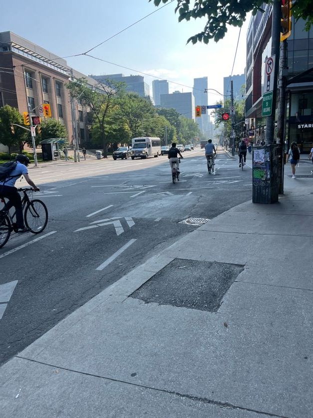 TO_Cycling_Ped's tweet image. In 2025, the State of Good Repair Program included bringing pavement markings up to meet current standards and adding enhancements on bikeways on Esther Shiner Boulevard, Cosburn Avenue, and the intersection of College Street and Beverley Street. (2/2)