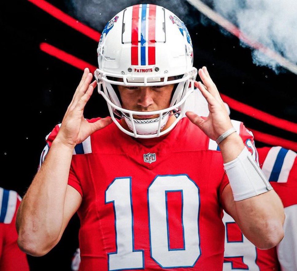 LosTalksPats's tweet image. The #Patriots have announced that they will wear their throwback uniforms Week 3 versus the Steelers and Week 10 versus the Giants for Monday Night Football 🔥