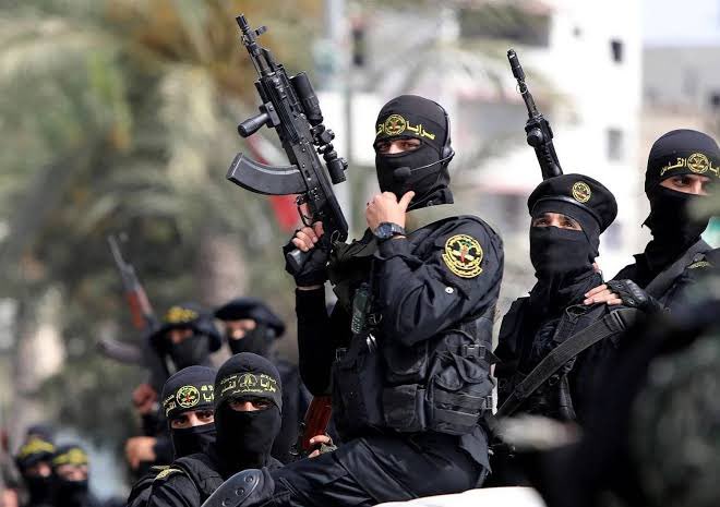 AdityaMandagie's tweet image. ⚡️🇵🇸 BREAKING: Saraya Al-Quds spokesperson, Abu Hamza:
We announce the loss of contact since yesterday with the security group holding the zionist soldier "Rom Breslavsky" after the enemy forces' incursion and their siege of areas where the captive is located, and we do not know…