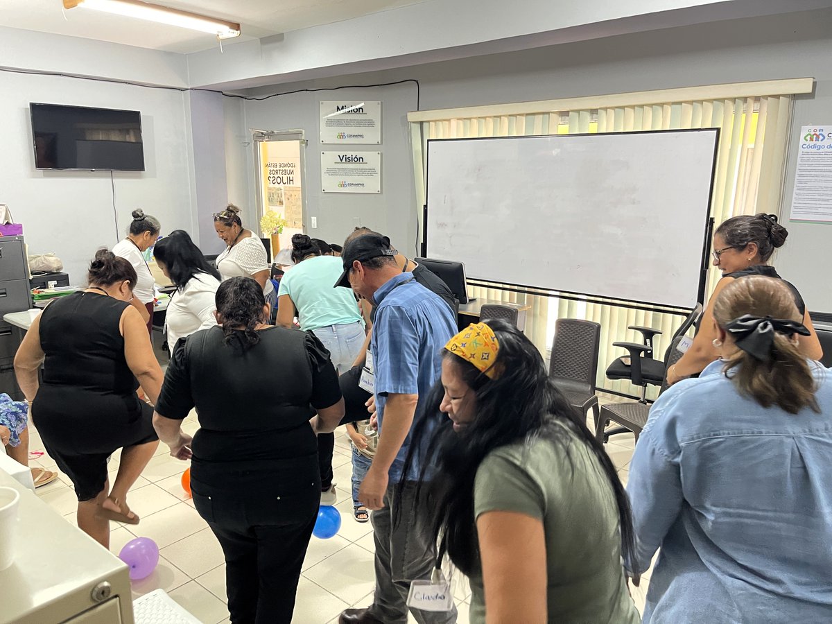 COFAMIPRO's tweet photo. 📅 12 de julio de 2025 vivimos una jornada llena de 💛emociones, aprendizajes y contención en la segunda sesión de nuestro taller de duelo junto a familias de migrantes fallecidos: https://t.co/KmLKEFJ0pD https://t.co/IFYHPCbKOd