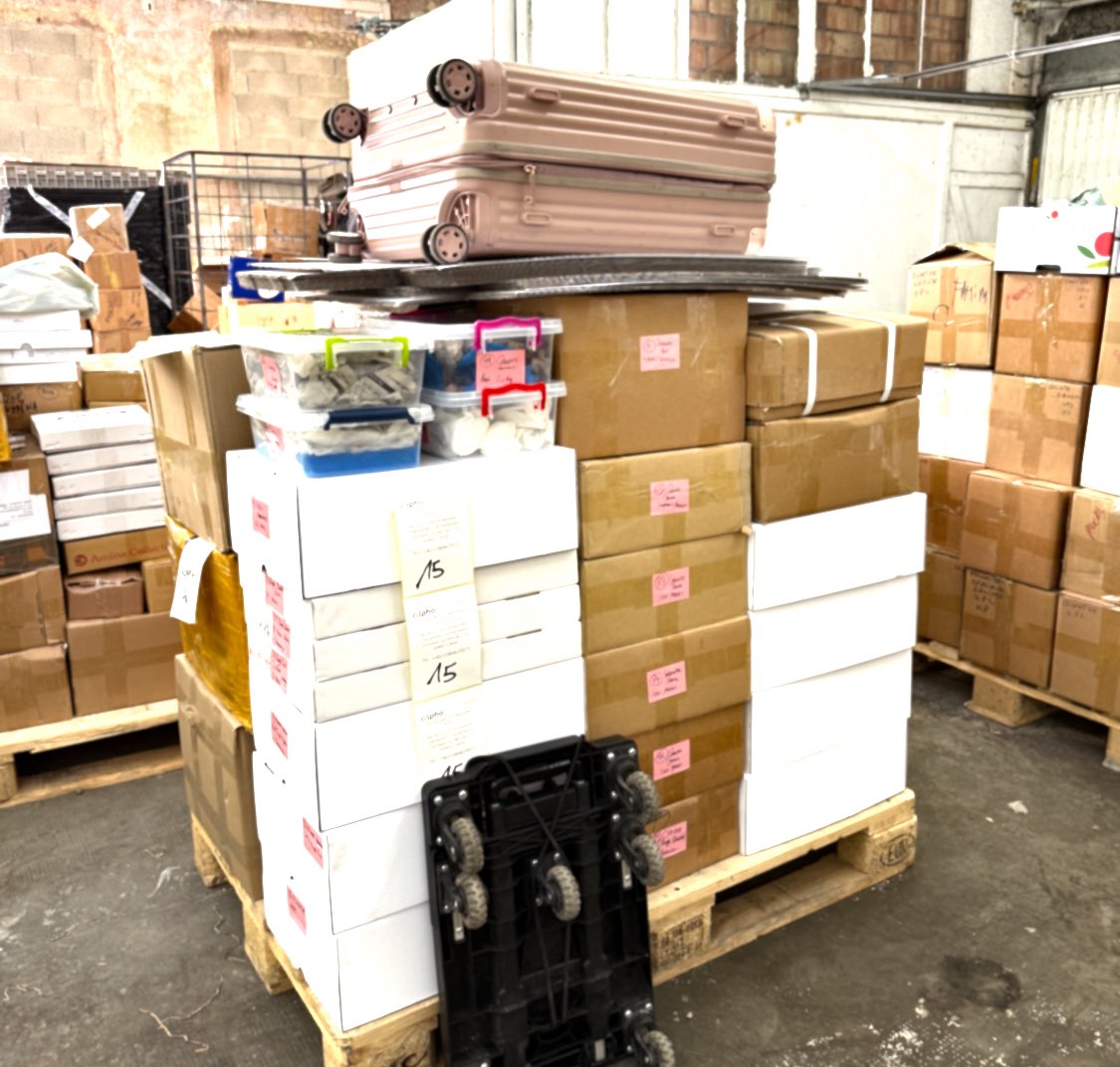 fossilmormotekr's tweet image. 희귀하고 독특한 원석 클러스터로
꽉꽉 채운 파레트 650kg.

8월 중순 루페우스 업데이트와
9월 종로 플리마켓에서 만나요 😊