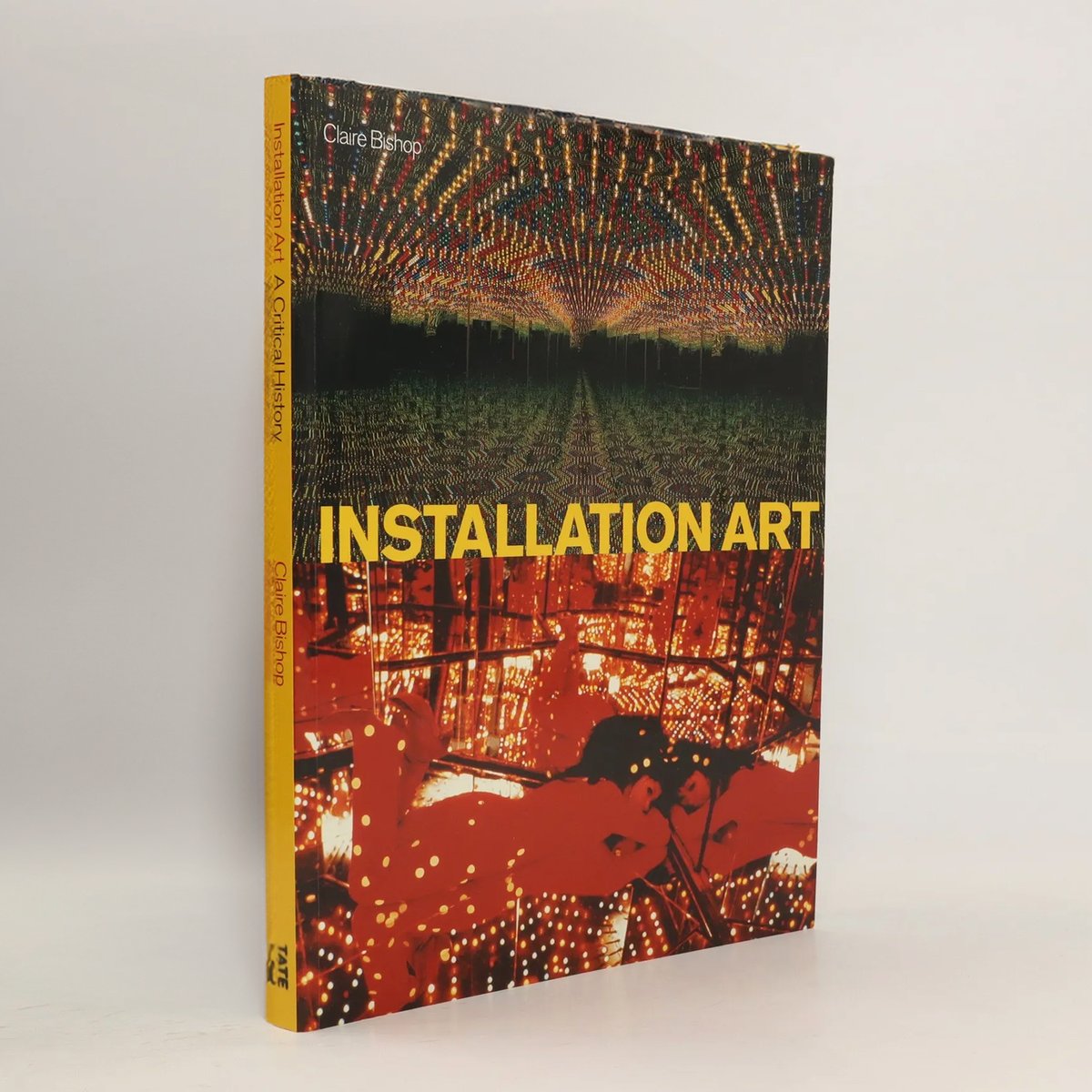 alexisolinart's tweet image. Hey everyone!
I’m continuing to share essential reading for anyone diving deeper into the art community. This applies to artists, collectors, and curators alike.
This week in #alexisolinlibrary – a book Installation Art: A Critical History by Claire Bishop.
Installation, as a…