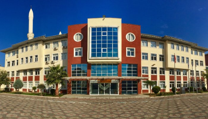 🚀 Kartal Anadolu İmam Hatip Lisesi, #YKS2025'te büyük başarıya imza attı:  

🎯 İlk 1000'de tam 63 öğrenci
🏆 En başarılı 2 öğrenciye TOGG hediye edilecek!  

👏 Hem akademik başarı hem motivasyon örneği!  
#yks2025 #KartalAİHL #EğitimBaşarı