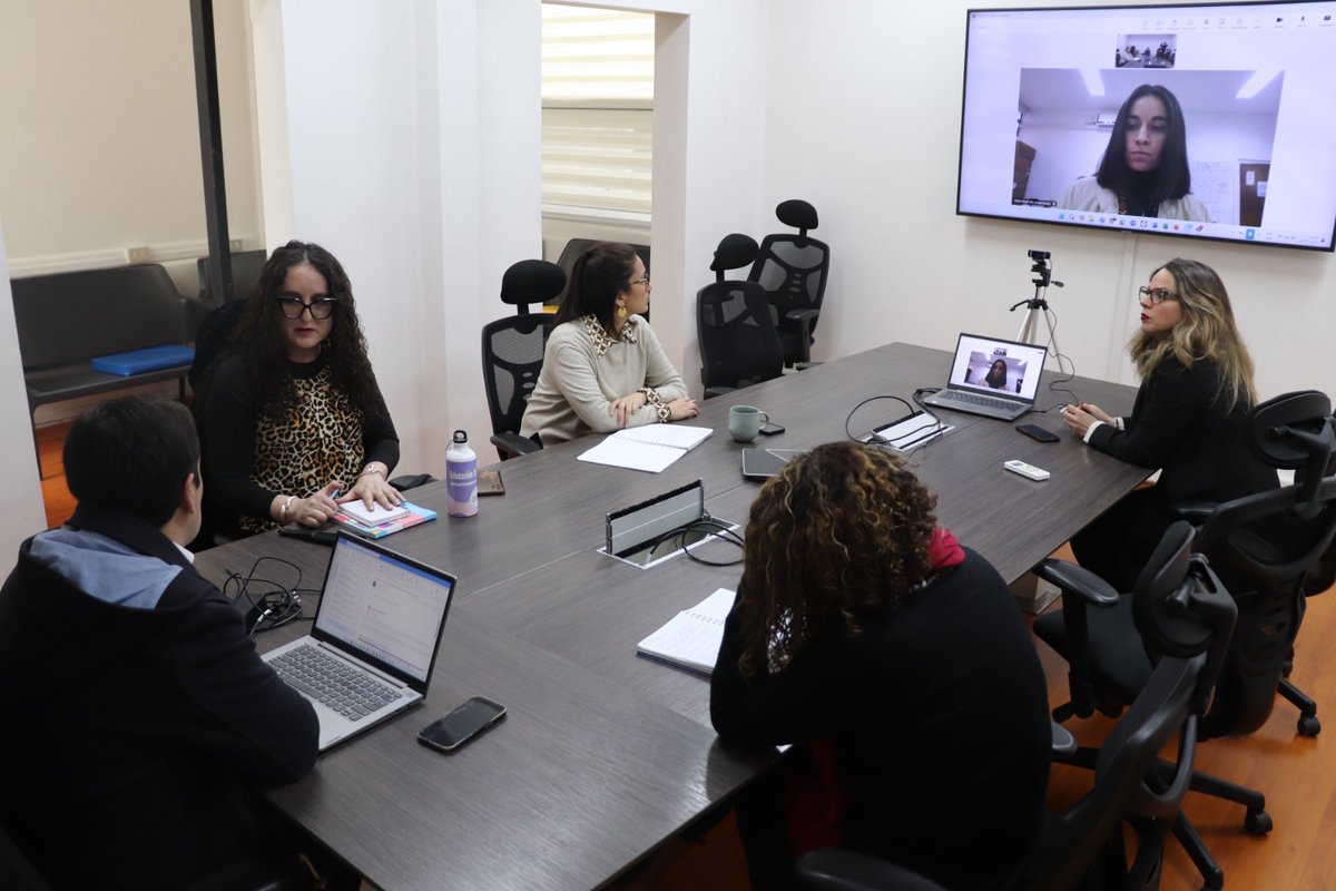 defensorianinez's tweet image. Esta mañana, el Defensor de la Niñez, @AnuarQuesille, junto a miembros del equipo, recibieron a representantes de la organización Red de Sobrevivientes @sobrevive_chile, con el fin de abordar diversos temas relacionados con el tratamiento de archivos y datos de personas que han…