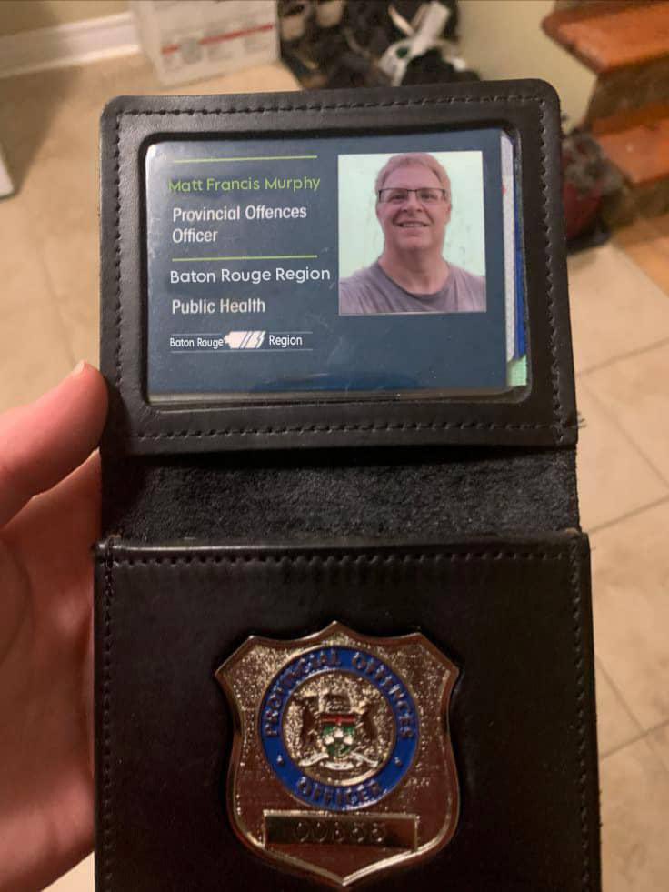 I3onkersTv's tweet image. Apparently this is supposed to convince me that he wouldn't scam me. He said he lives in North Carolina. But a Baton Rouge LA badge? for what I guess is a health inspector? OK yeah I am an idiot. How did I get scammed by someone like this? 😂🤣😂