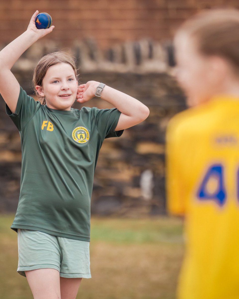 Yorkshirecb's tweet image. Last week, 50 girls from Colton CC, Meanwood CC, Horsforth CC, Farsley CC, St Peter's School, and Great Horton Church came together for an unforgettable day of cricket, fun, and friendship with Roses @DynamosCricket Festival at Pudsey St Lawrence! 🏏
With a BBQ, special…
