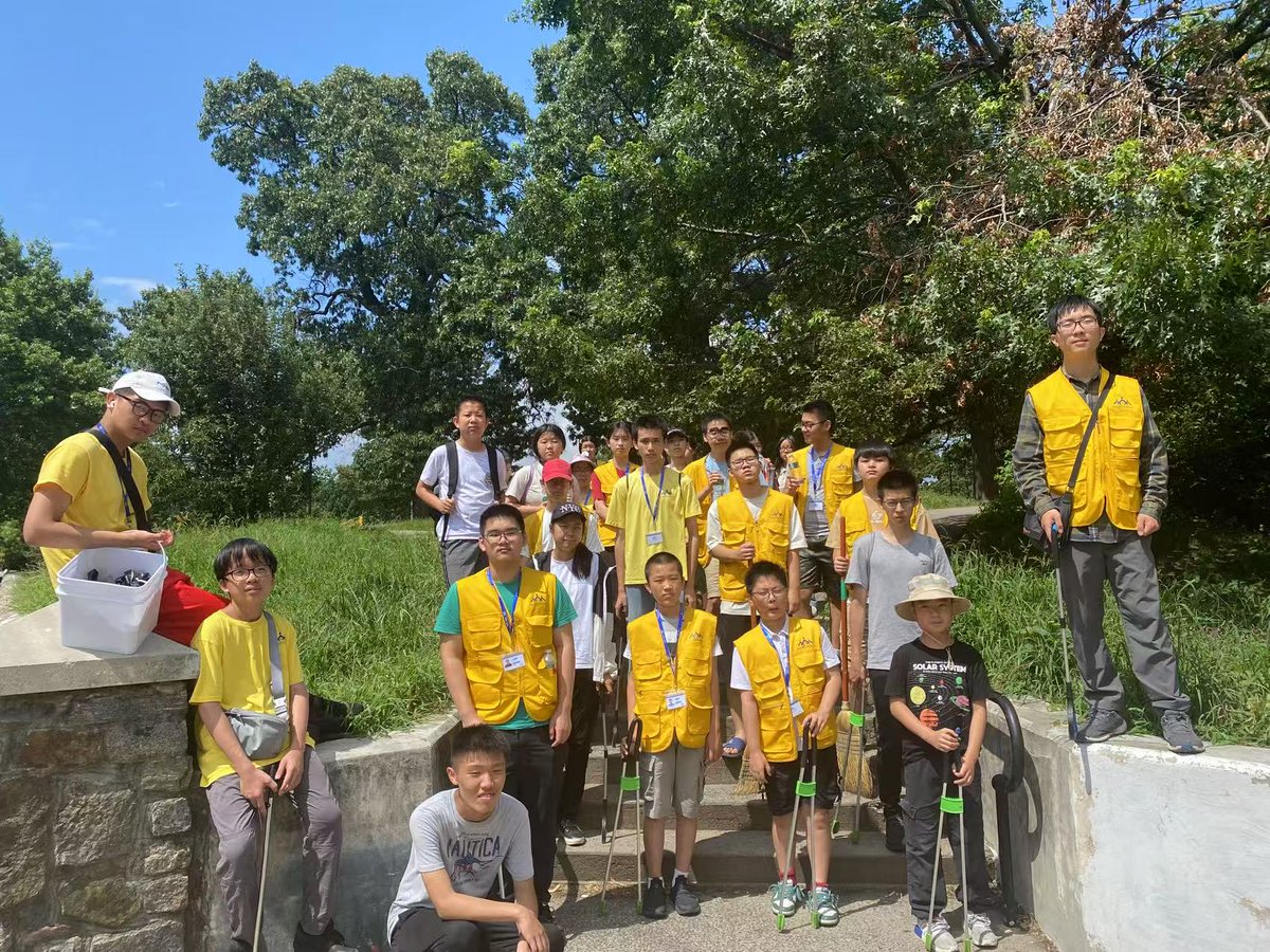 pcra_nyc's tweet image. Shout-out to everyone who came out for this weekend’s park cleanups! 🌿🧤 From weeding and raking leaves to picking up trash and tidying up, every bit of effort helped make our parks cleaner, greener, and more welcoming. 💪💚 Book online now!! pcr.nyc/volunteerevents
#ParkCleanup