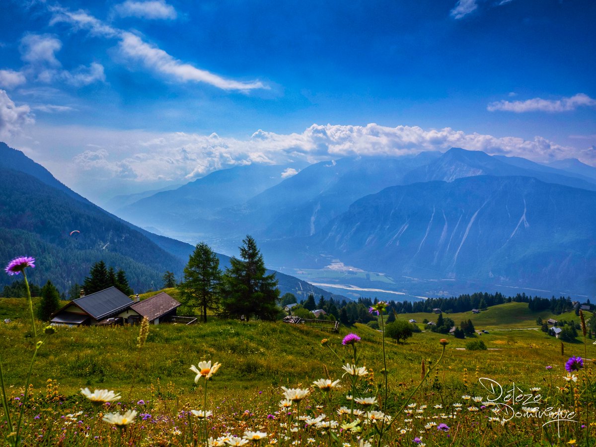DelezeD's tweet image. Une vue exceptionnelle, Crans-Montana 🤩🏔️💙🇨🇭

#suisse #switzerland @valaiswallis @cransmontana @MySwitzerland_e