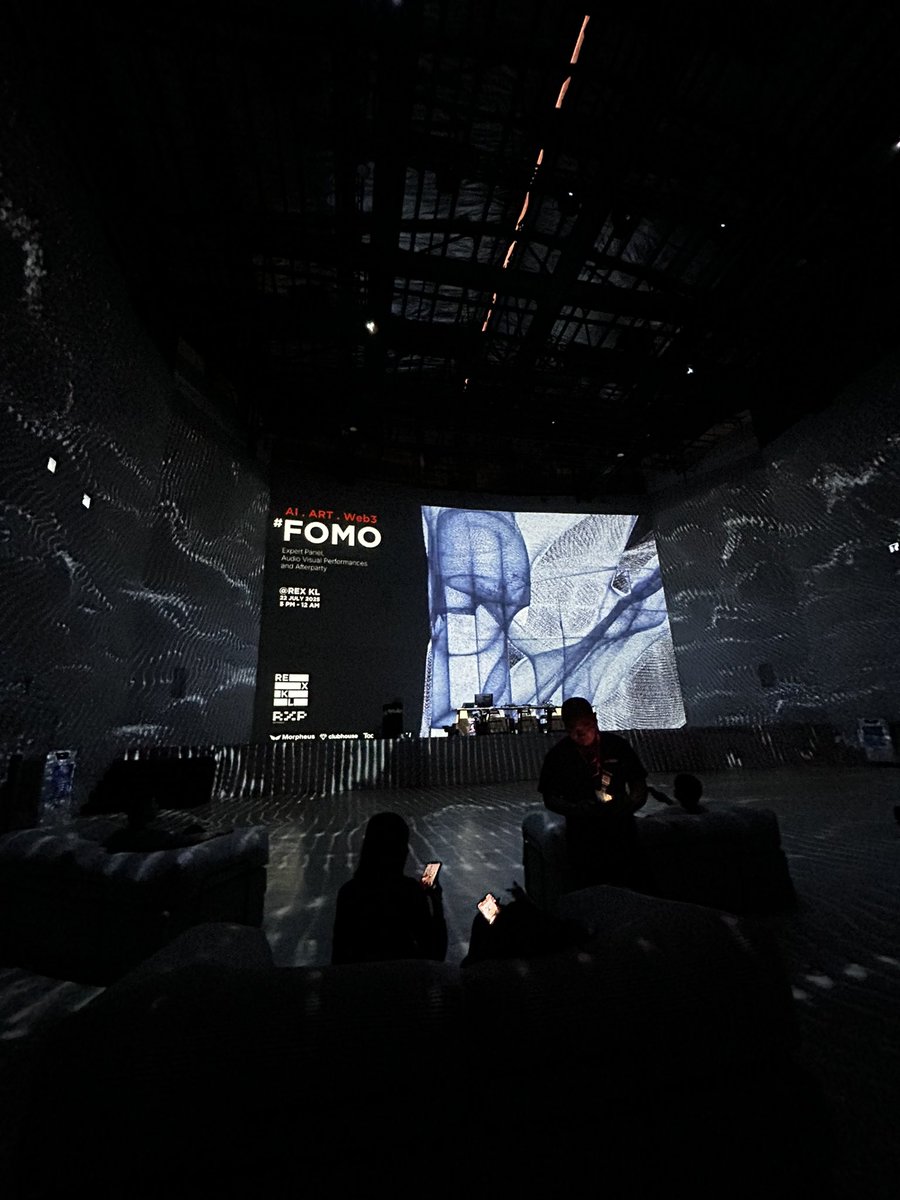0xbigdan's tweet image. back from fomo at rex kl — ai, art, web3 talks.
super immersive setup, perfect for weird visuals and sound.
still feels like av performance and web3 are running in parallel.
would love to help them intersect more.
thanks to @MorpheusAIs @rene05x @OlofvW @canmasu for organising!